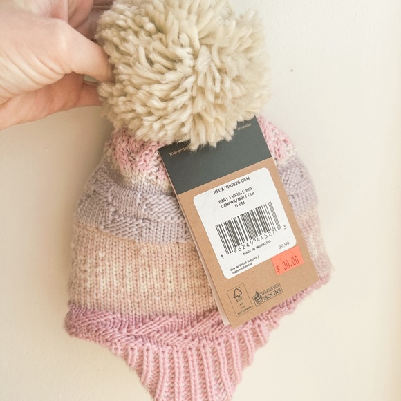 Adorable brand new North Face hat 0-6m. Fuzzy inside! Bought the wrong size. - Picture 1 of 3